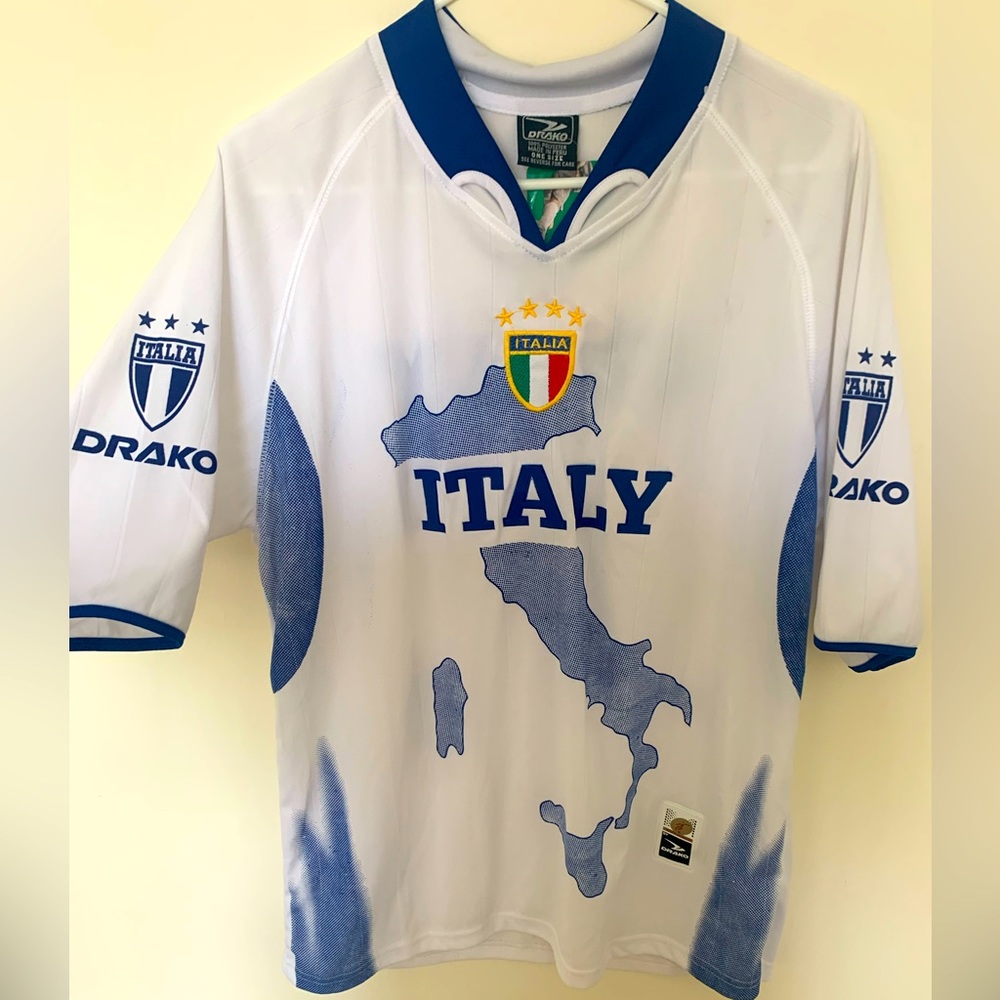 ITALY soccer jersey, NEW with tags.